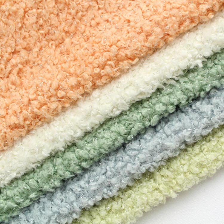 கம்பளி துணி ஏன் பிரீமியம் ஆடைகள் மற்றும் உட்புறங்களுக்கான விருப்பத் துணியாக மாறுகிறது?